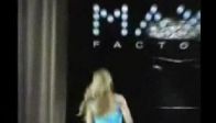 Carmen Electra yerlerde